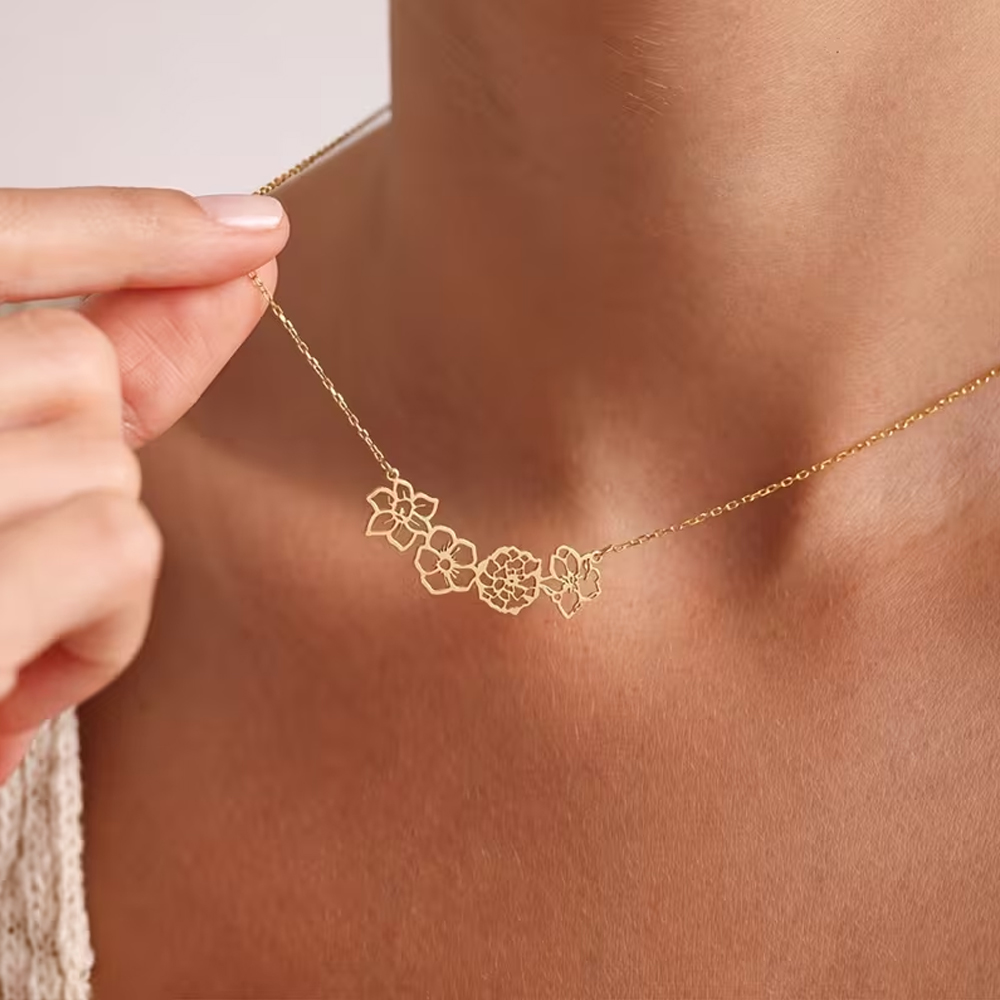 Custom Birth Flowers Necklace  - Birth Flower Necklace recension och pris